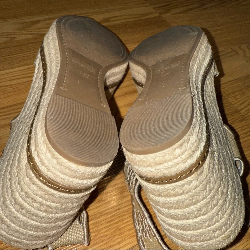 Crown Vintage Eyelet Detail Tan Espadrille 4”‎ Wedges Size 9.5 M